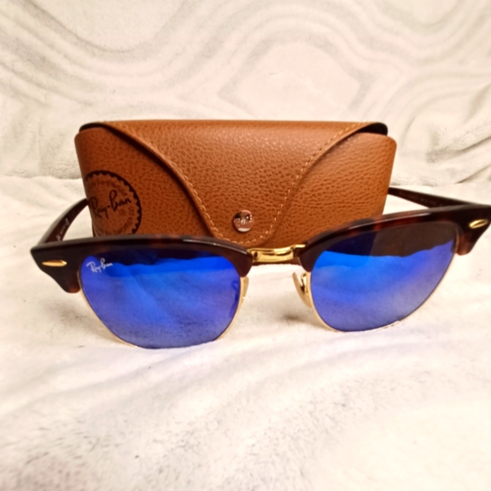 Ray-Ban Club Master Sunglasses In EUC With There Case